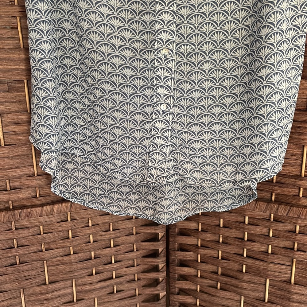 H&M Blue and White sleeveless collared button down sheer blouse size 10 - Picture 5 of 6